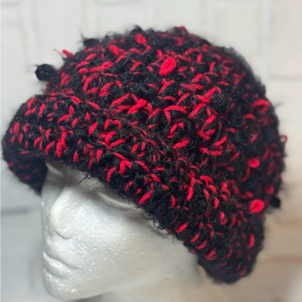 ‼️SOLD‼️Crochet two-toned distressed beanie - Picture 4 of 4